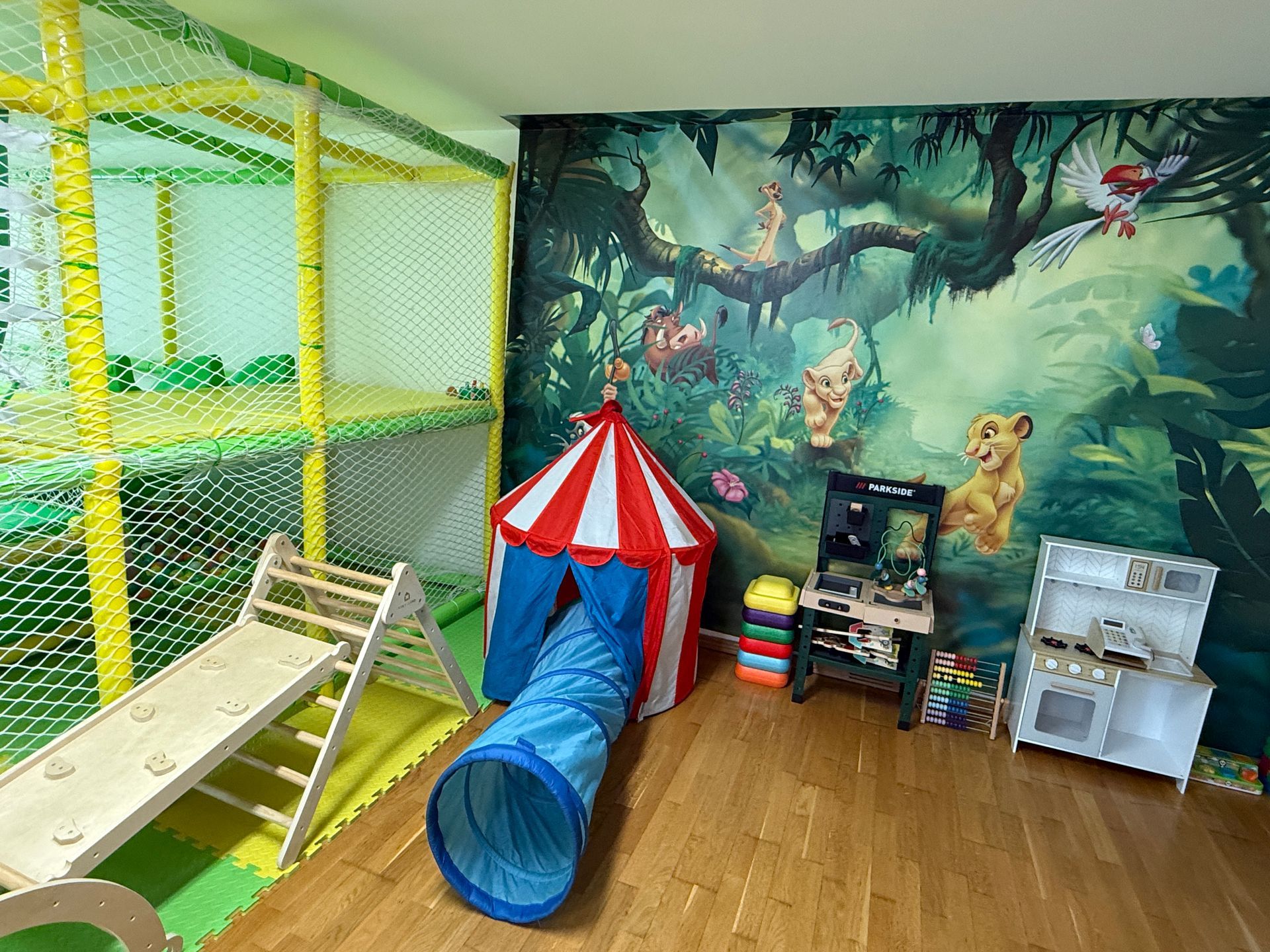 Einblick 2 in den WORLD4KIDS Spiel- und Partyraum 1220 Wien